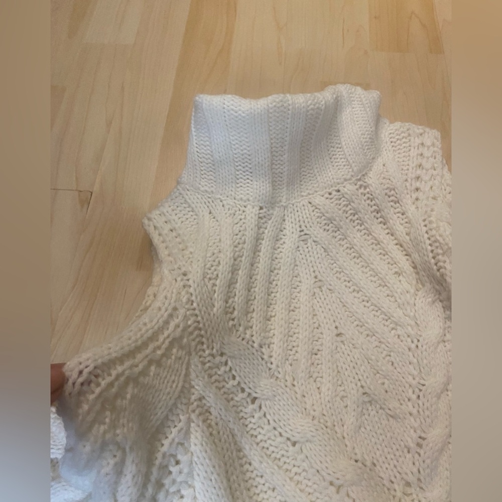 American Rag cold shoulder sweater - Picture 5 of 15